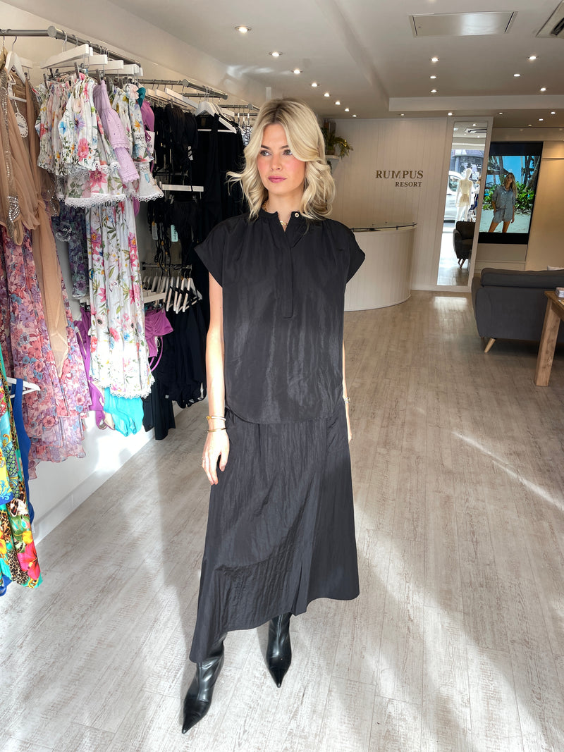 Muche & Muchette Nini Loose Fit Short Sleeve Shirt Black