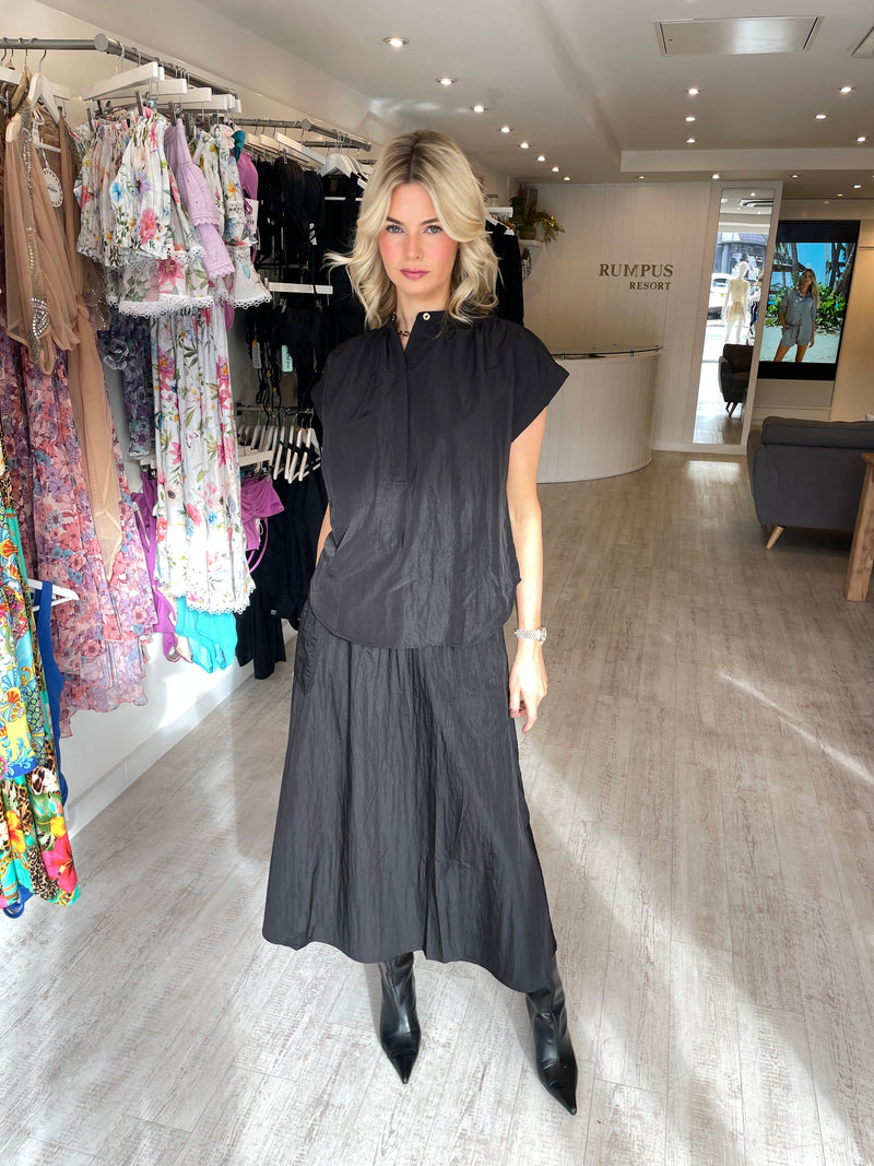 Muche & Muchette Nini Loose Fit Short Sleeve Shirt Black