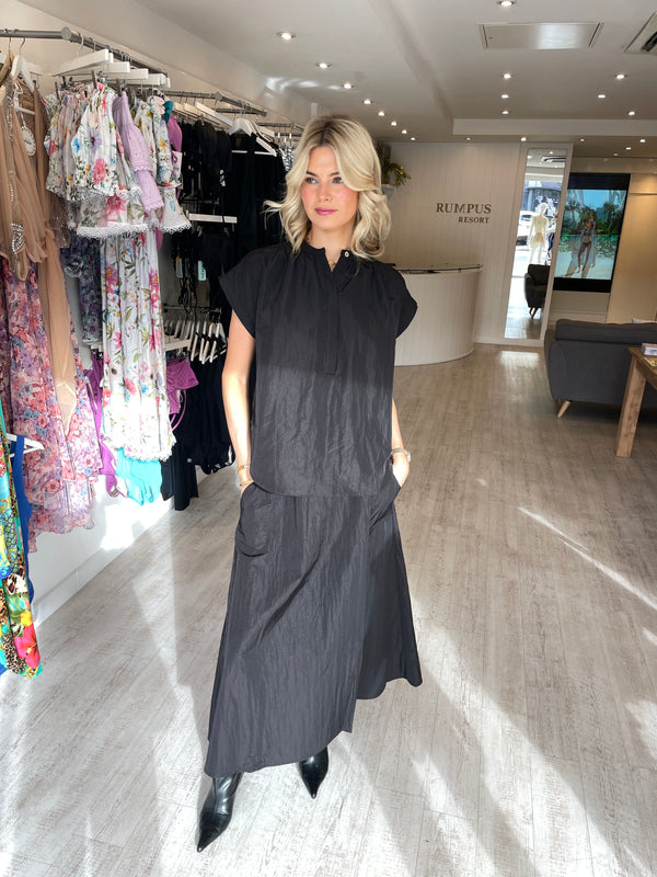 Muche & Muchette Nini Loose Fit Short Sleeve Shirt Black