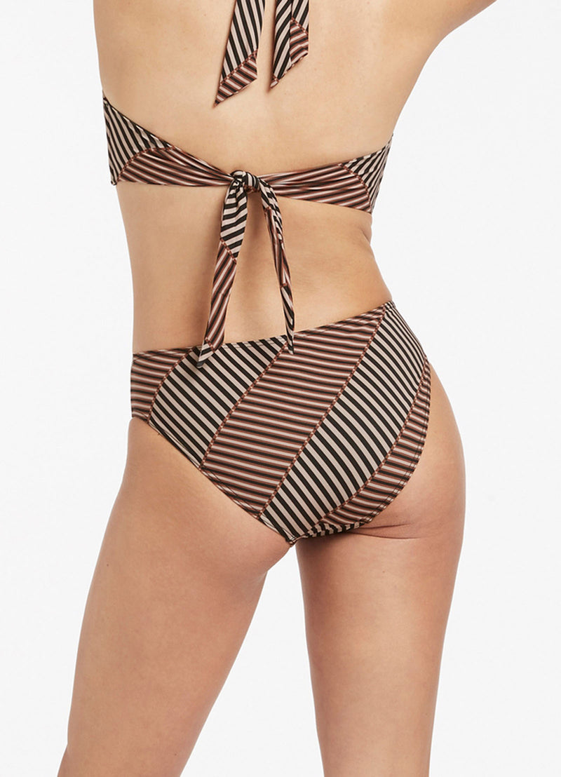 Jets Raya D/DD Halter Bikini Set